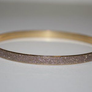 Beautiful sparkling gold bangle bracelet 7"